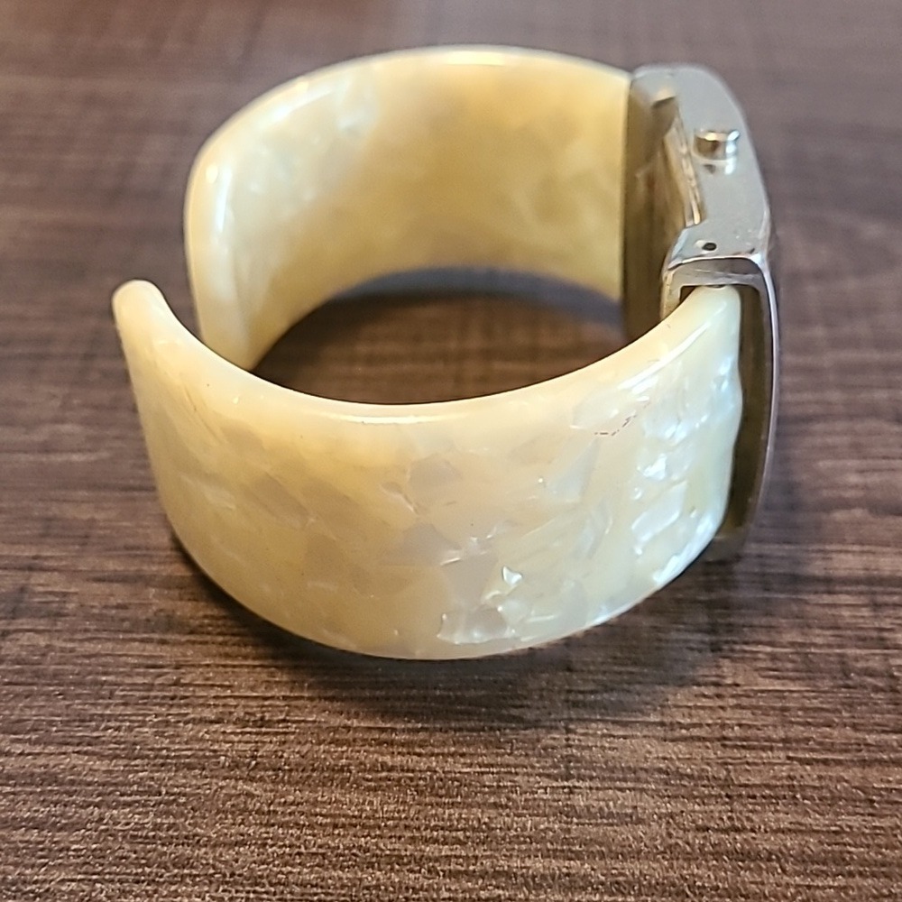 Denacci Watch Ladies Ivory Band Pre-Owned Work Travel Casual School Vintage - Picture 3 of 14